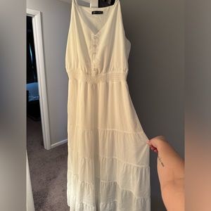 Pretty Garden Women’s Tiered White Maxi Dress **WORN ONCE**